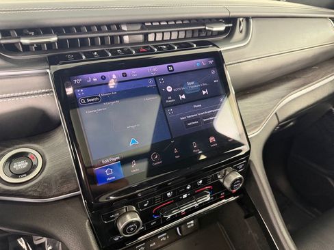 Used 2021 Jeep Grand Cherokee L Overland w/ Luxury Tech Group IV AWD/4WD image 19