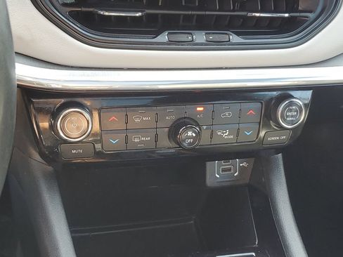 Used 2023 Jeep Compass Limited w/ Elite Group AWD/4WD image 27