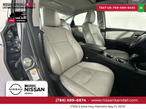 Used 2016 Toyota Avalon Limited w/ Toyota Safety Sense Package image 31