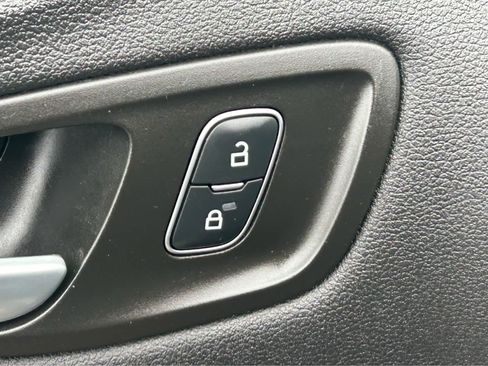 Used 2019 Ford Escape SE FWD image 16