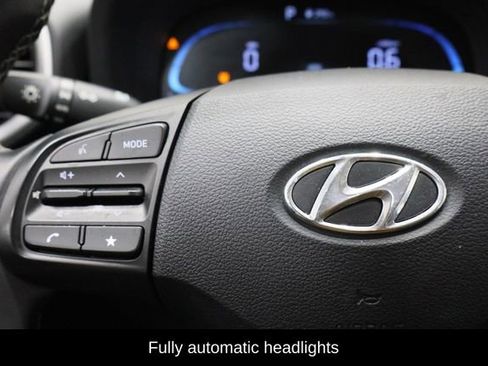 Used 2024 Hyundai Venue SEL image 8