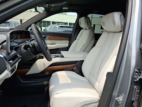 New 2026 Cadillac Vistiq Sport w/ LPO, Floor Liner Package image 8