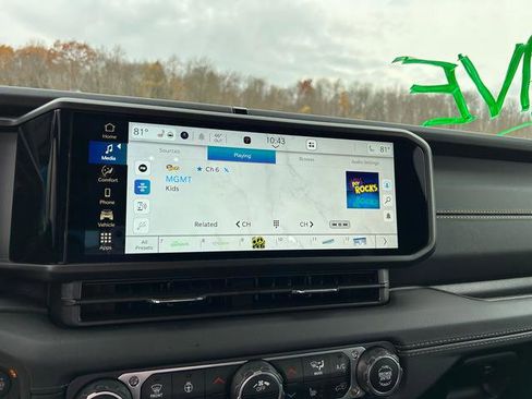 New 2025 Jeep Gladiator Sport image 12