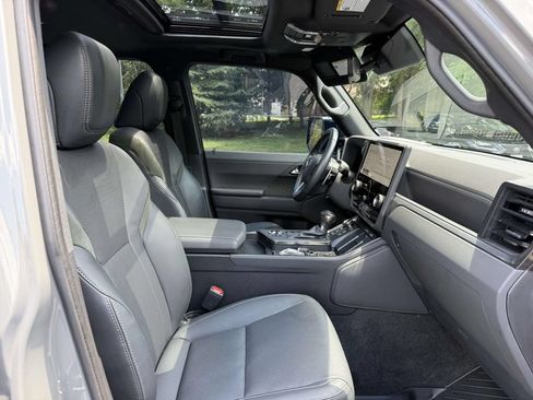 Used 2024 Lexus GX 550 AWD/4WD image 14