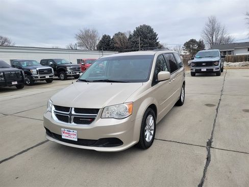 Used 2014 Dodge Grand Caravan SXT image 7