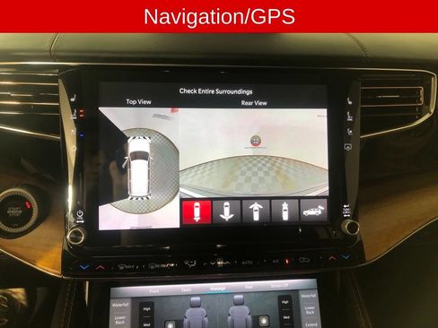 Used 2022 Jeep Grand Wagoneer Series III AWD/4WD image 4