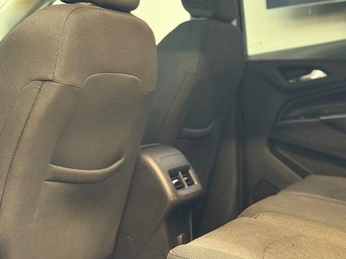 Used 2018 Chevrolet Equinox LT image 10