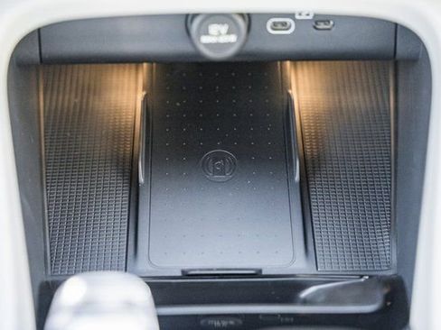 New 2026 Volvo XC40 B4 Plus w/ Protection Package Premier image 25