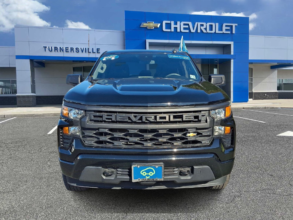 Certified 2022 Chevrolet Silverado 1500 Custom AWD/4WD image 2