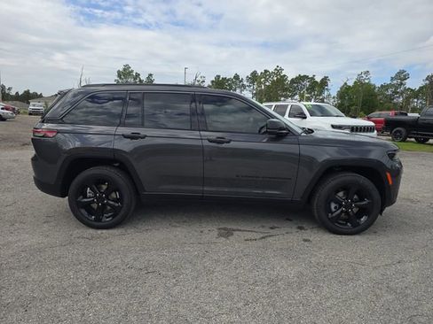 New 2026 Jeep Grand Cherokee Limited AWD/4WD image 3
