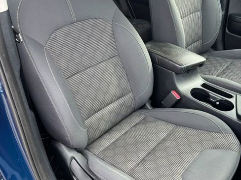 Used 2019 Kia Niro LX FWD image 15