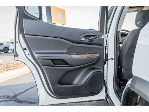 Used 2023 GMC Acadia SLE w/ Driver Convenience Package image 22