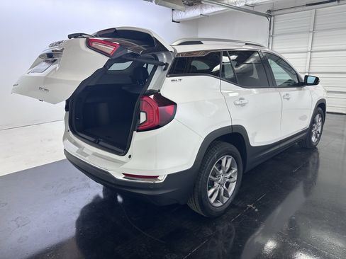 Used 2022 GMC Terrain SLT image 34
