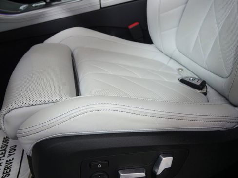 Certified 2023 BMW X5 sDrive40i w/ Premium Package image 9