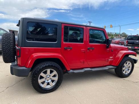 Used 2012 Jeep Wrangler Unlimited Sahara w/ Connectivity Group AWD/4WD image 6