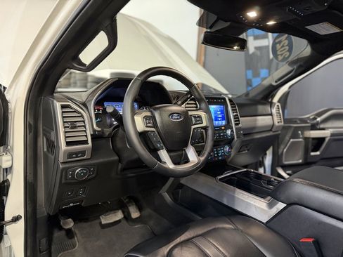 Used 2021 Ford F250 Platinum image 11