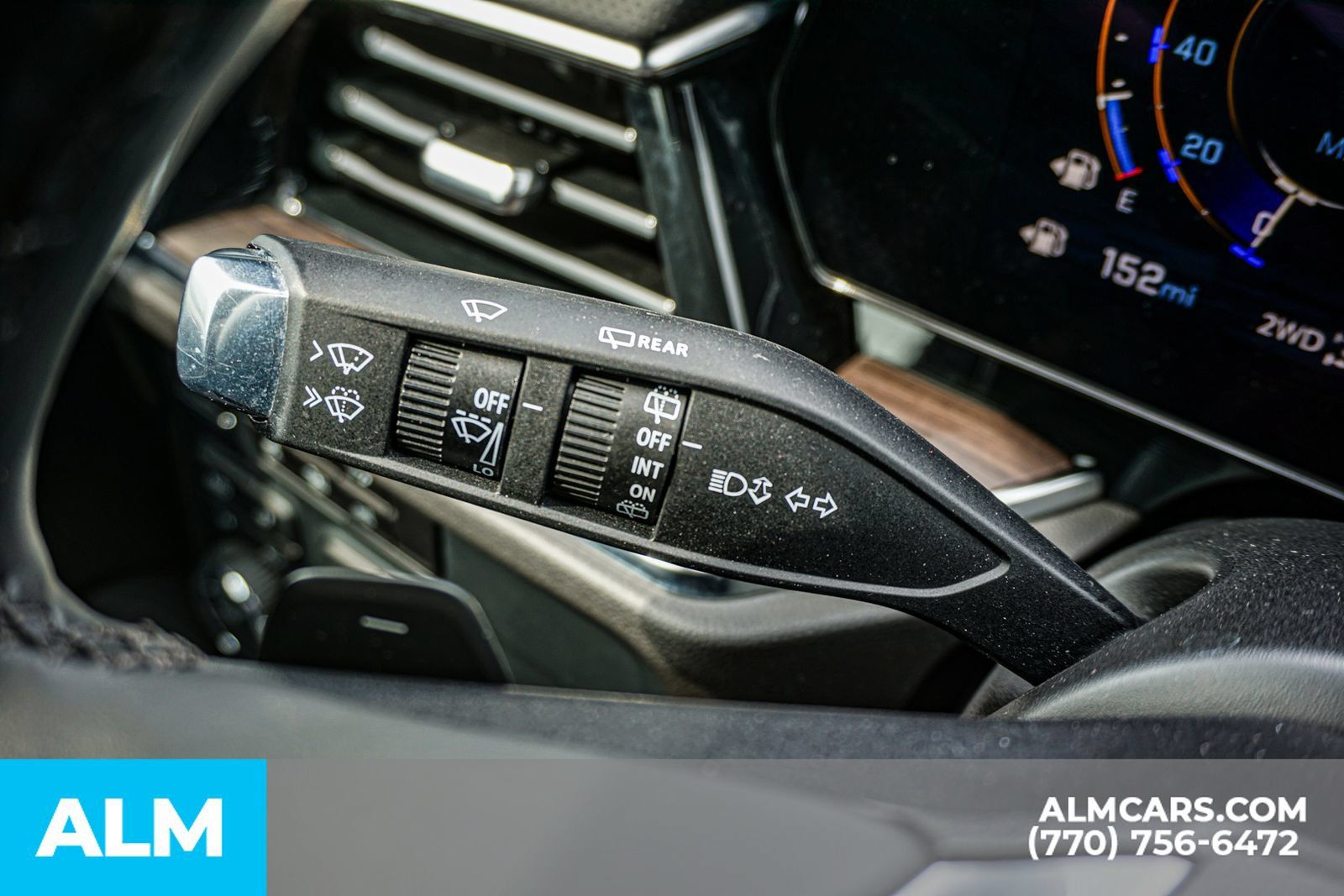 Used 2025 Chevrolet Suburban Premier AWD/4WD image 33