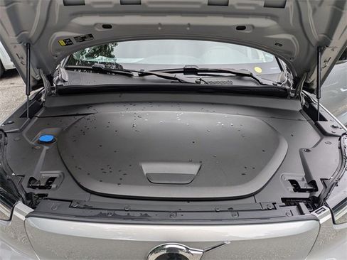 Certified 2023 Volvo XC40 Recharge Ultimate image 31