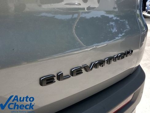 Used 2024 GMC Acadia Elevation FWD image 9