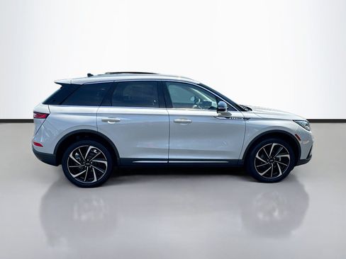 Used 2023 Lincoln Corsair Reserve w/ Equipment Group 201A FWD image 8