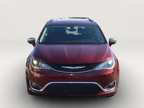 Used 2019 Chrysler Pacifica Limited image 4