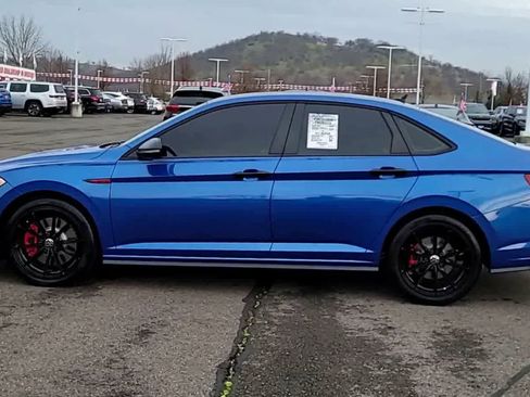 Used 2024 Volkswagen Jetta GLI 40th Anniversary Edition image 5