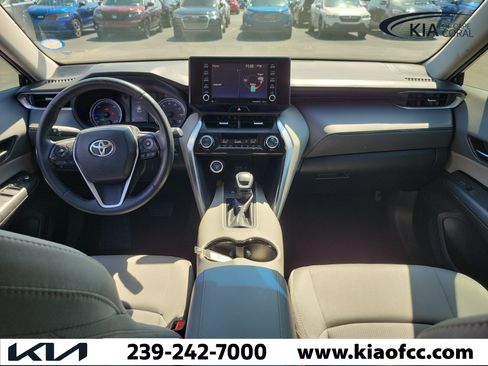 Used 2021 Toyota Venza LE AWD/4WD image 16