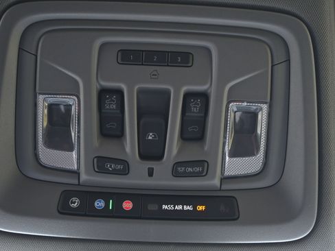 Used 2022 Chevrolet Silverado 1500 LT Trail Boss w/ LT Trail Boss Premium Package image 41