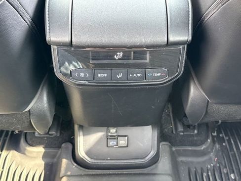 Used 2022 Toyota Highlander XSE AWD/4WD image 22