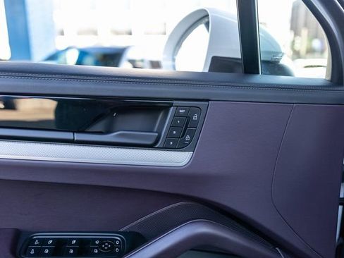 Certified 2025 Porsche Cayenne S image 37