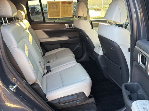 Used 2025 Hyundai Santa Fe Limited FWD image 13