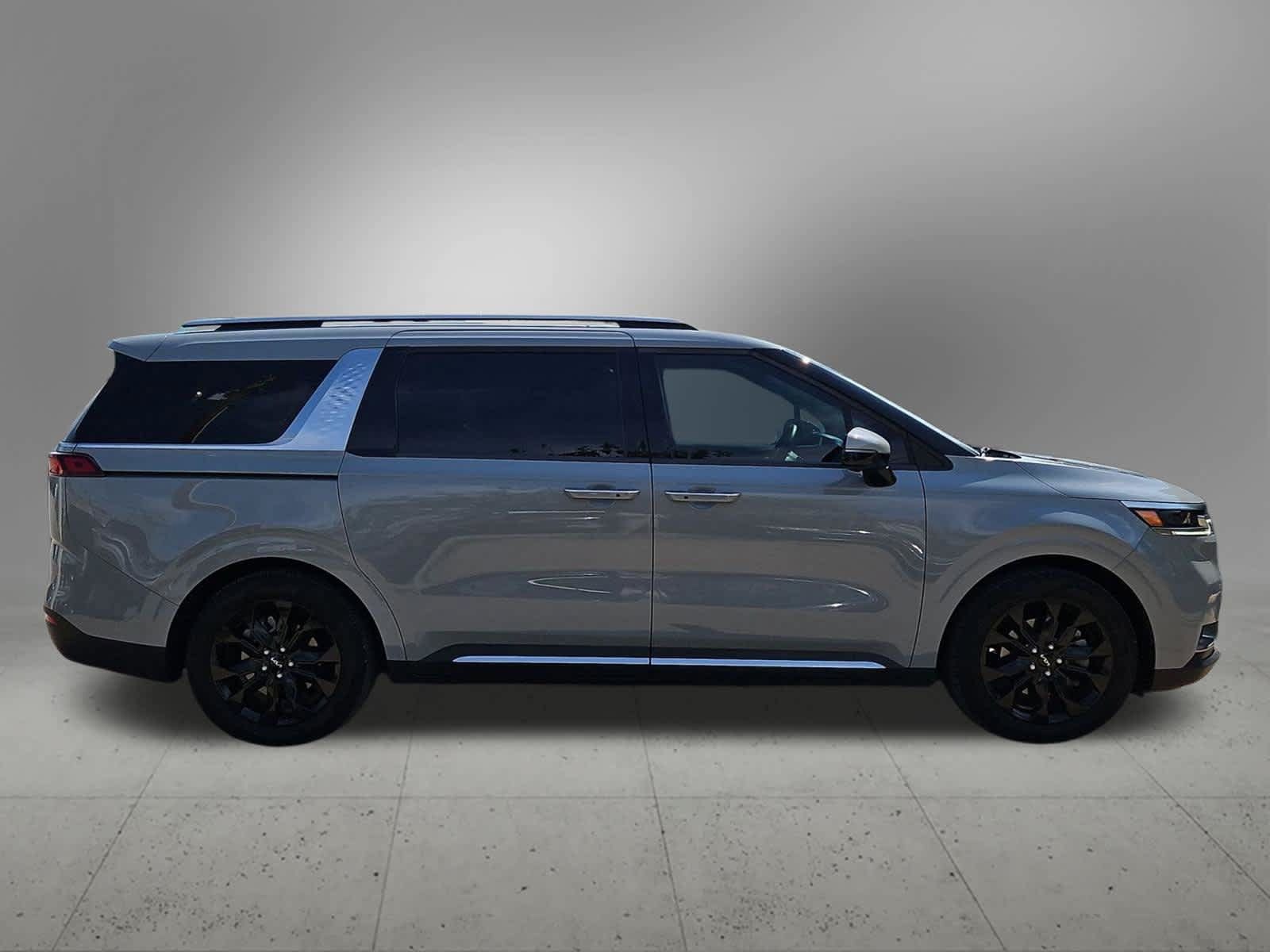 Used 2024 Kia Carnival SX FWD image 7