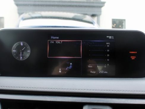 Used 2021 Lexus UX 200 w/ Accessory Package (Z1) image 23