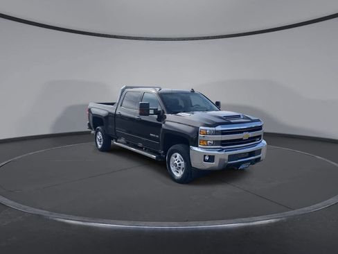 Used 2019 Chevrolet Silverado 2500 LT w/ LT Convenience Package AWD/4WD image 9