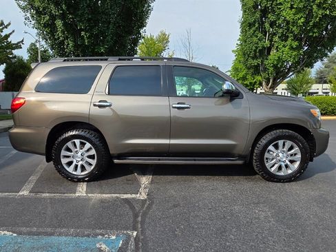 Used 2011 Toyota Sequoia Limited image 4