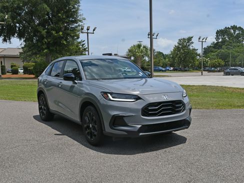 Certified 2025 Honda HR-V Sport image 6