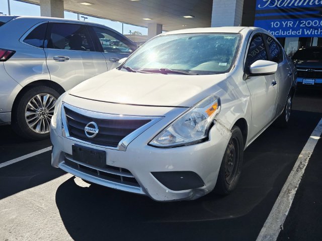 Used 2017 Nissan Versa SV FWD image 4