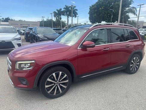 Used 2021 Mercedes-Benz GLB 250 4MATIC image 11