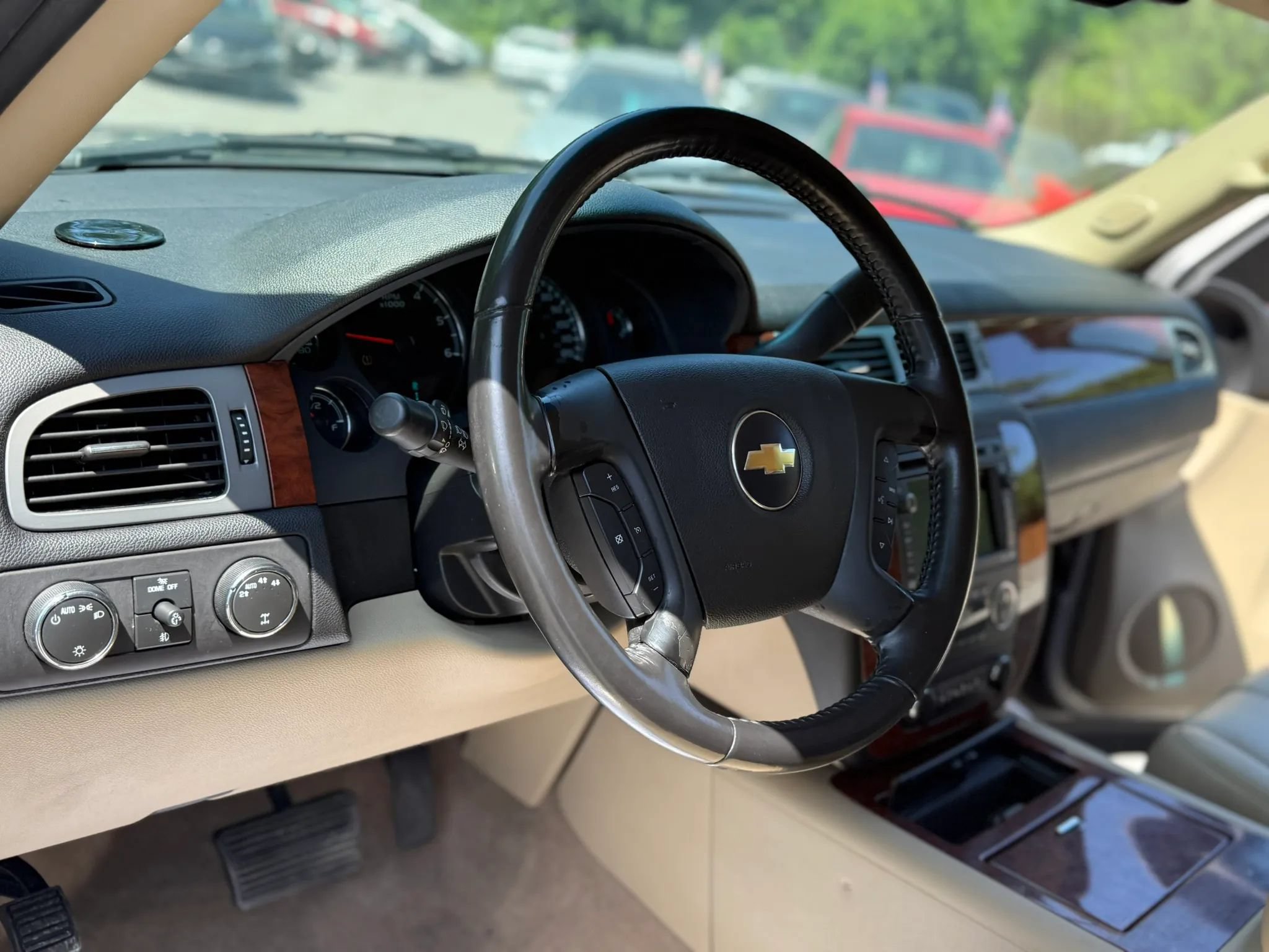 Used 2008 Chevrolet Avalanche LTZ w/ LTZ Preferred Equipment Group AWD/4WD image 5
