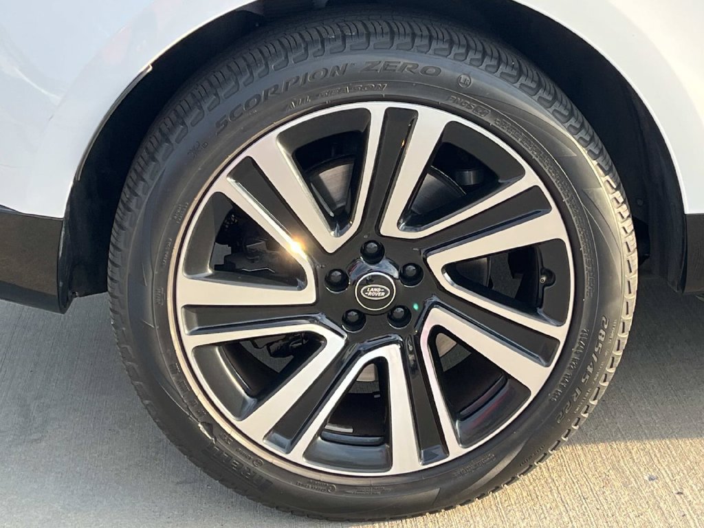 Certified 2023 Land Rover Range Rover SE AWD/4WD image 11