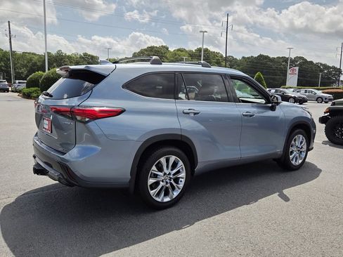 Used 2023 Toyota Highlander Limited AWD/4WD image 14