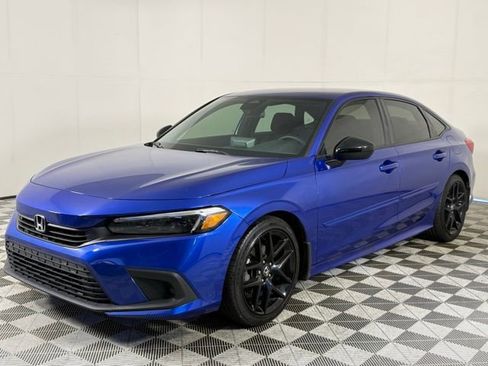 Used 2023 Honda Civic Sport image 2