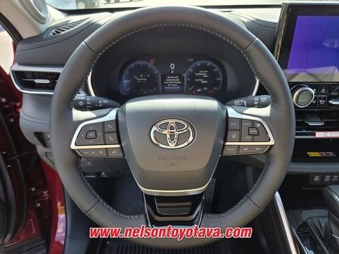 New 2026 Toyota Highlander Platinum AWD/4WD image 13