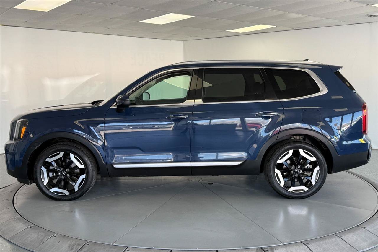 Used 2025 Kia Telluride S AWD/4WD image 4