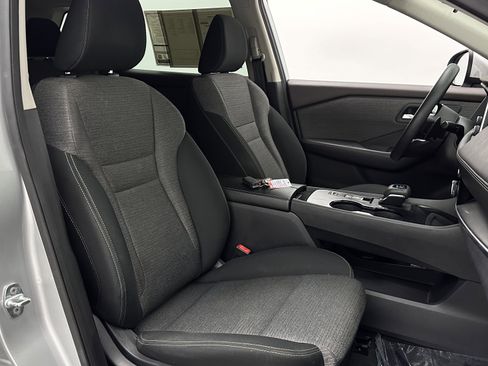 Used 2022 Nissan Rogue SV FWD image 35