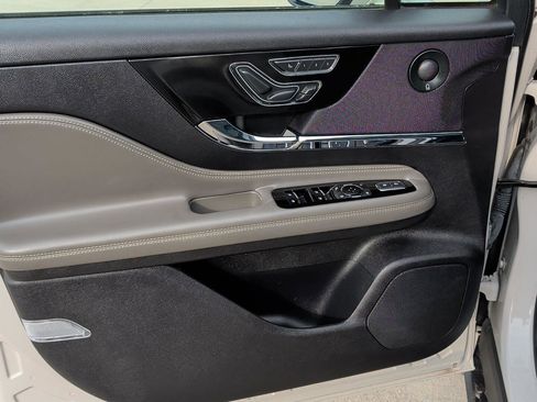 Used 2023 Lincoln Corsair Reserve w/ Equipment Group 202A image 12