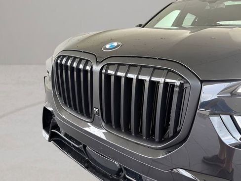 Used 2026 BMW X7 xDrive40i w/ M Sport Package AWD/4WD image 2