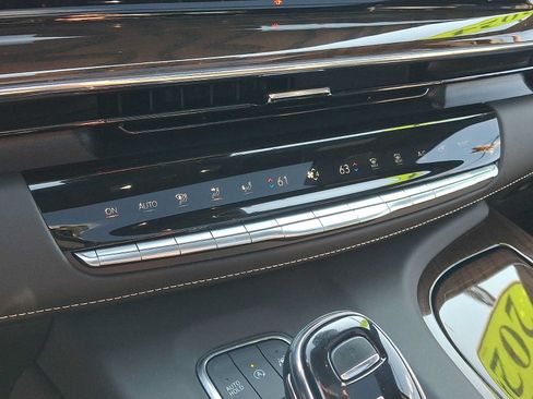Used 2024 Cadillac Escalade Sport Platinum w/ LPO, ONYX Package AWD/4WD image 16