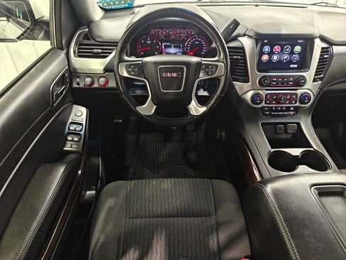 Used 2016 GMC Yukon XL SLE w/ Convenience Package image 4