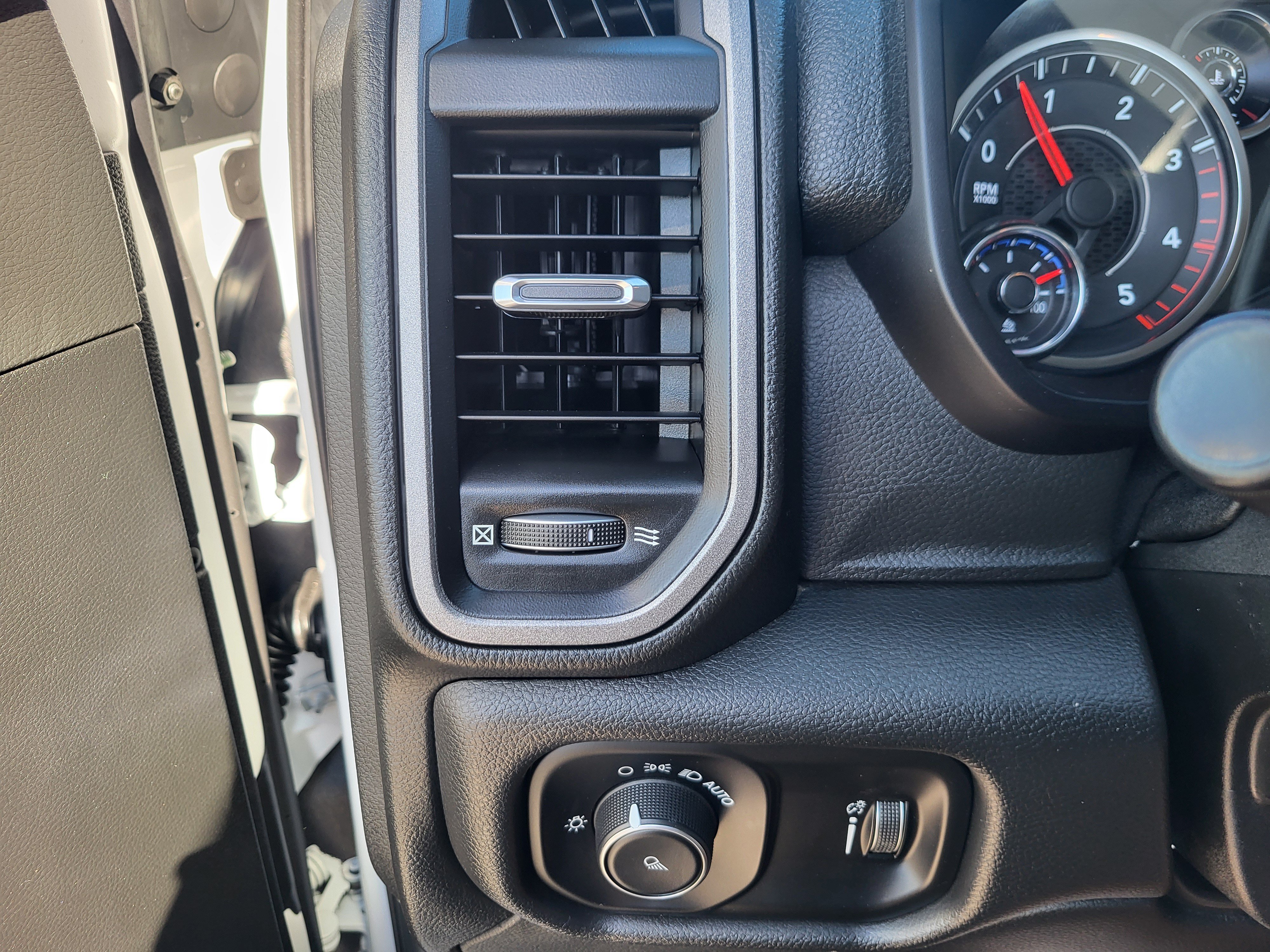 Used 2022 RAM 2500 Tradesman AWD/4WD image 25